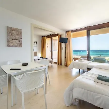 Modern Beachside Flat In Playa D'en Bossa - B شقة *